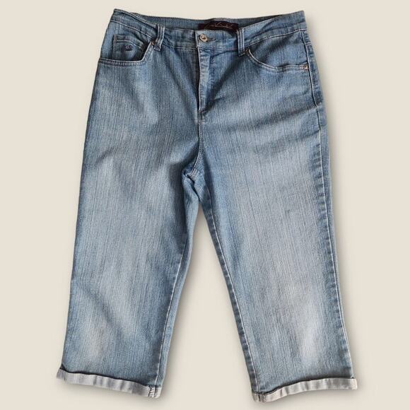 Gloria Vanderbilt Capris Women's Size 8 Amanda Capri Medium-Wash - Picture 1 of 5